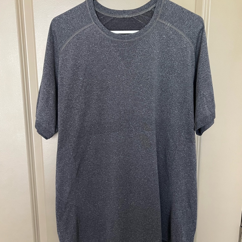 Lululemon Vent Tech Mens Shirt Size Large
